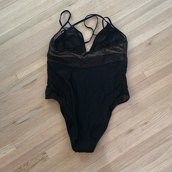 Forever 21 Swimsuit with Mesh detailing - Picture 5 of 5
